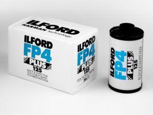 ILFORD RULLINO 24 POSE FP4 PLUS 125ISO BIANCO E NERO