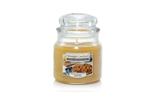 SPICED PINEAPPLE CAKE MEDIUM JAR YANKEE CANDLE